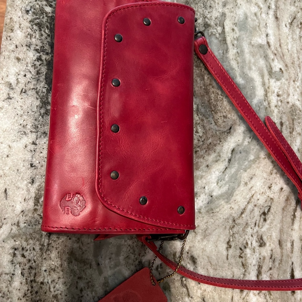 Oak River Red crossbody